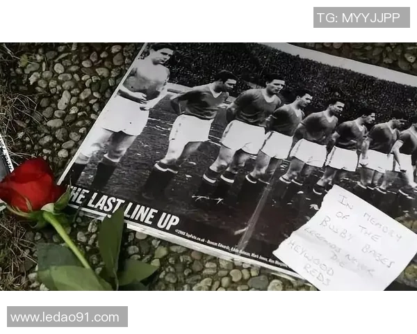 日本足球明星化身老者挑战自我引发热议展现不一样的运动魅力